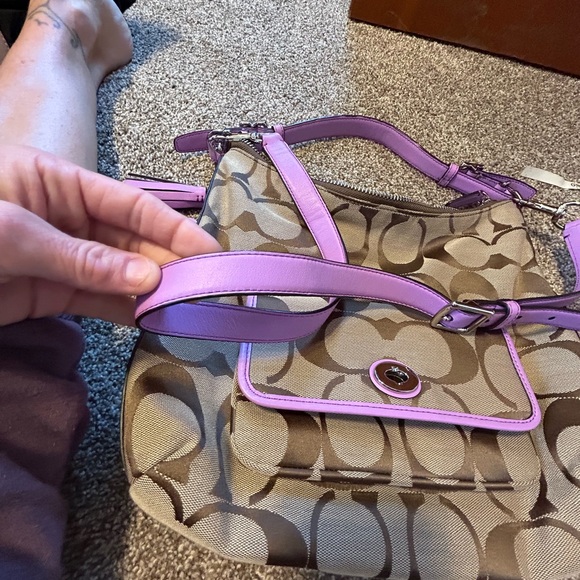 Coach Lavender Bag ( rare hard to find) - Picture 4 of 16